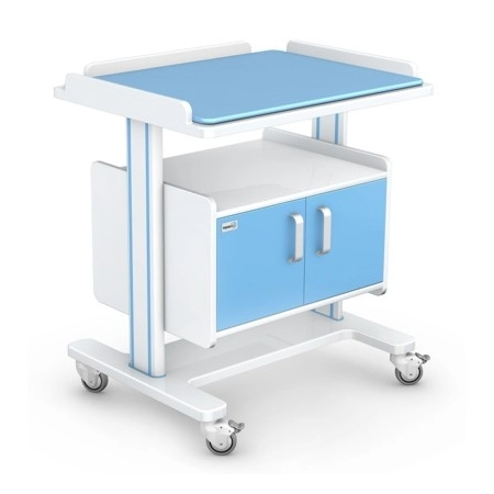Mobilne stanowisko do pielęgnacji niemowląt z pojemną dwudrzwiową szafką, blatem ABS oraz materacem. Aluminiowy stelaż n